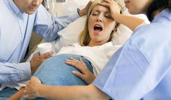 كيفية الولادة الطبيعية  ثلاثة مراحل حتى يستقبل طفلك الحياة