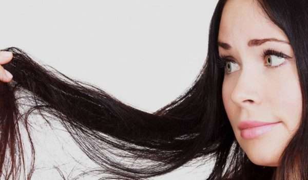 علاج الشعر الدهني بالعلاجات المنزلية وأهمية تغيير روتين العناية بالشعر